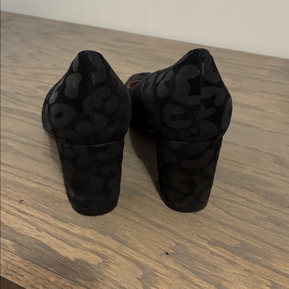 Stuart Weitzman JULIETTE Black Square Toe Suede Block Heels size 9 - Picture 4 of 9